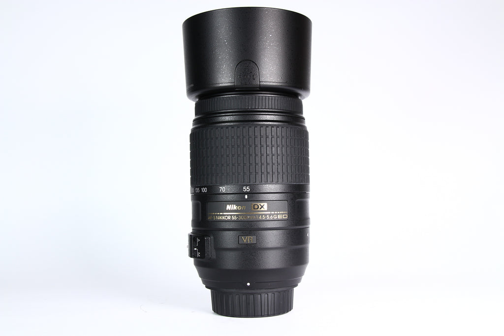 Lente NIKON 55-300mm F4-5.6 DX VR. Semi Nuevo