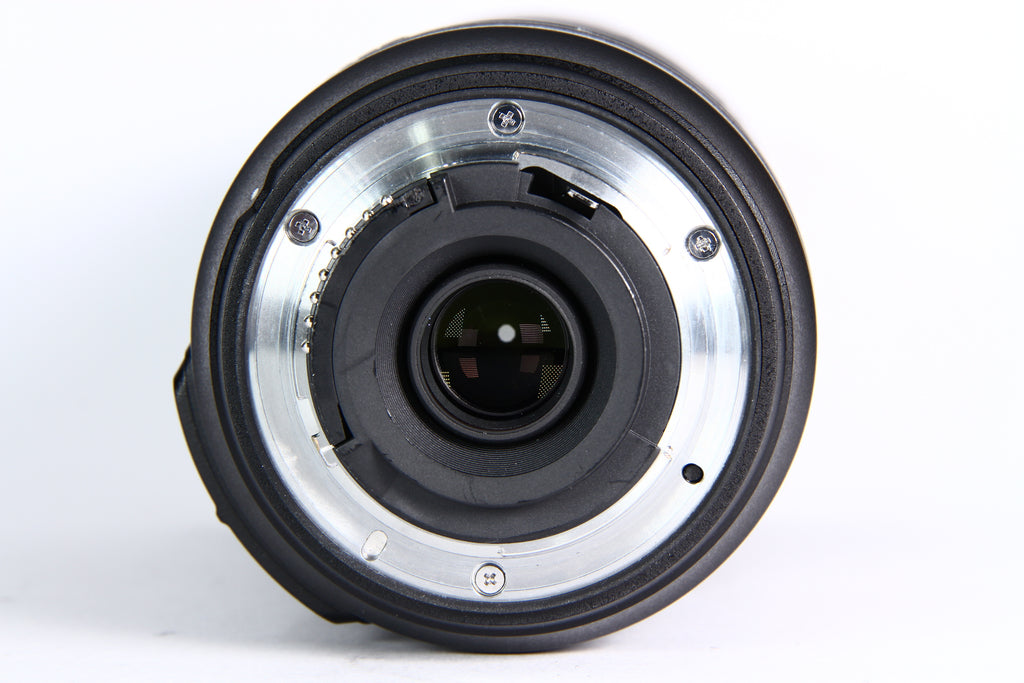 Lente NIKON 55-300mm F4-5.6 DX VR. Semi Nuevo