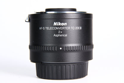 Teleconvertidor Nikon TC-20E II 2x Aespherical. Semi Nuevo