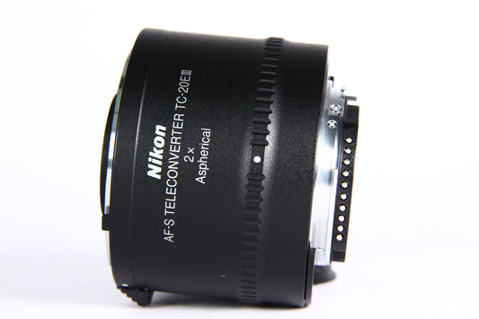 Teleconvertidor Nikon TC-20E II 2x Aespherical. Semi Nuevo