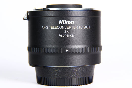 Teleconvertidor Nikon TC-20E II 2x Aespherical. Semi Nuevo