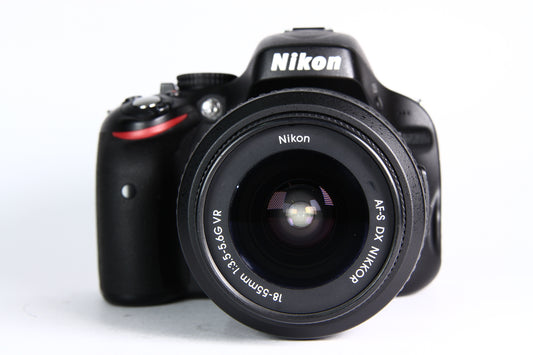 Cámara Digital NIKON D5100 Lente 18-55mm G VR. Usada