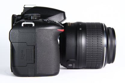 Cámara Digital NIKON D5100 Lente 18-55mm G VR. Usada