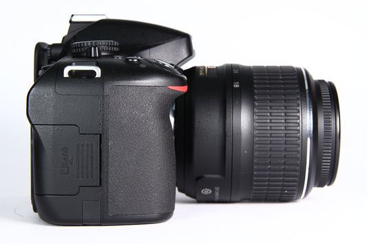 Cámara Digital NIKON D5100 Lente 18-55mm G VR. Usada