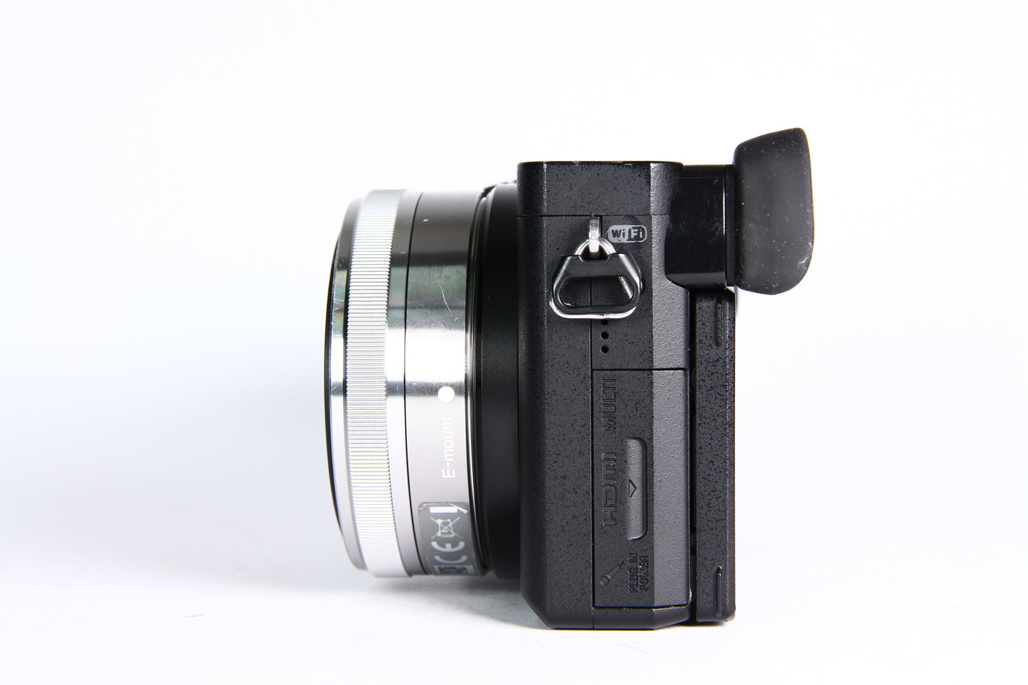 Cámara Digital SONY A6300 con lente 16mm F2.8. Usada