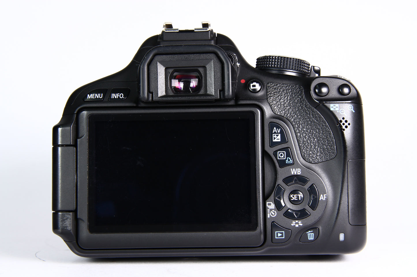 Cámara Digital CANON T3i Lente 18-55mm IS II. Usada