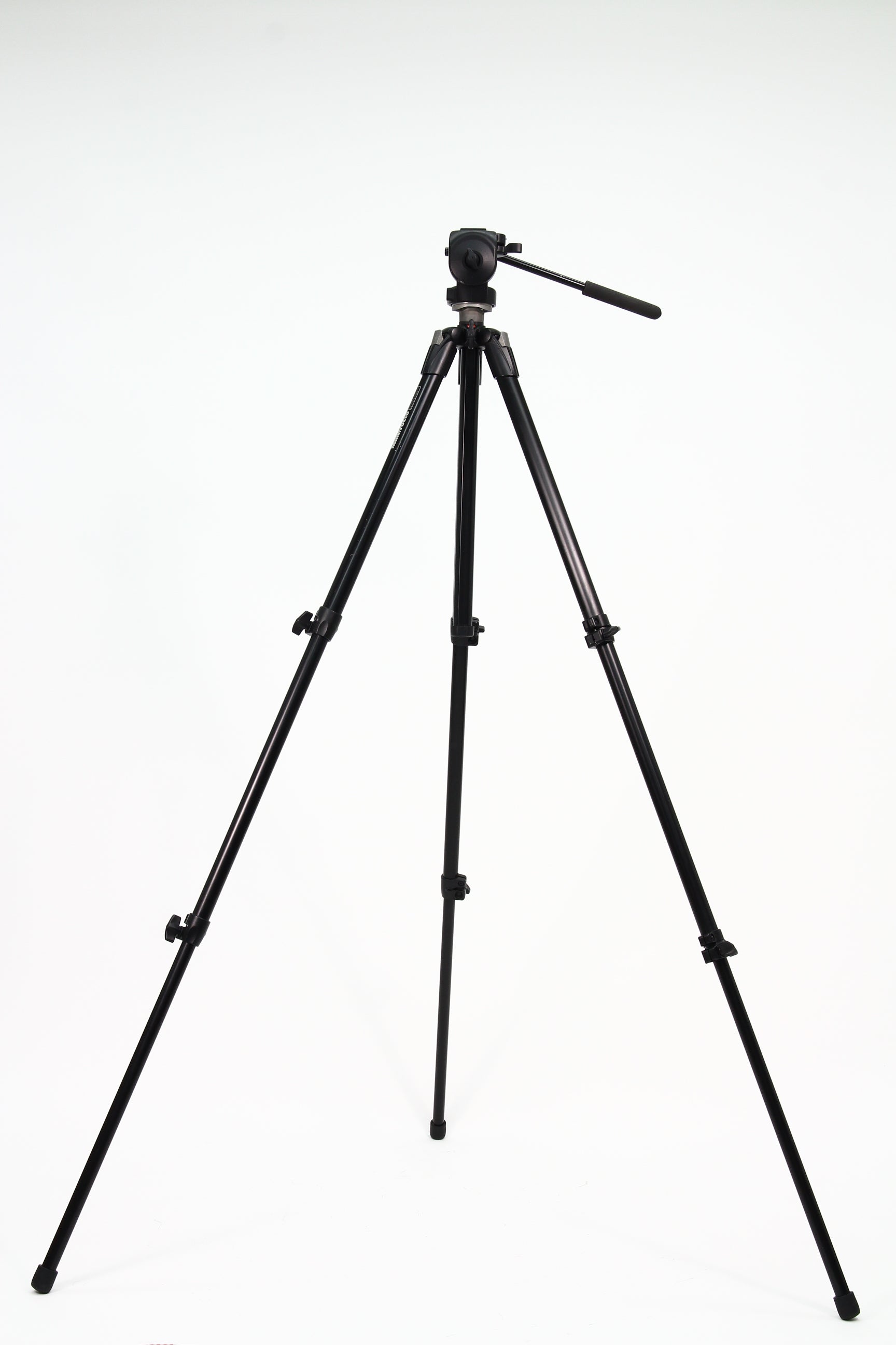 Trípode MANFROTTO 055XDB-128RC. Usado
