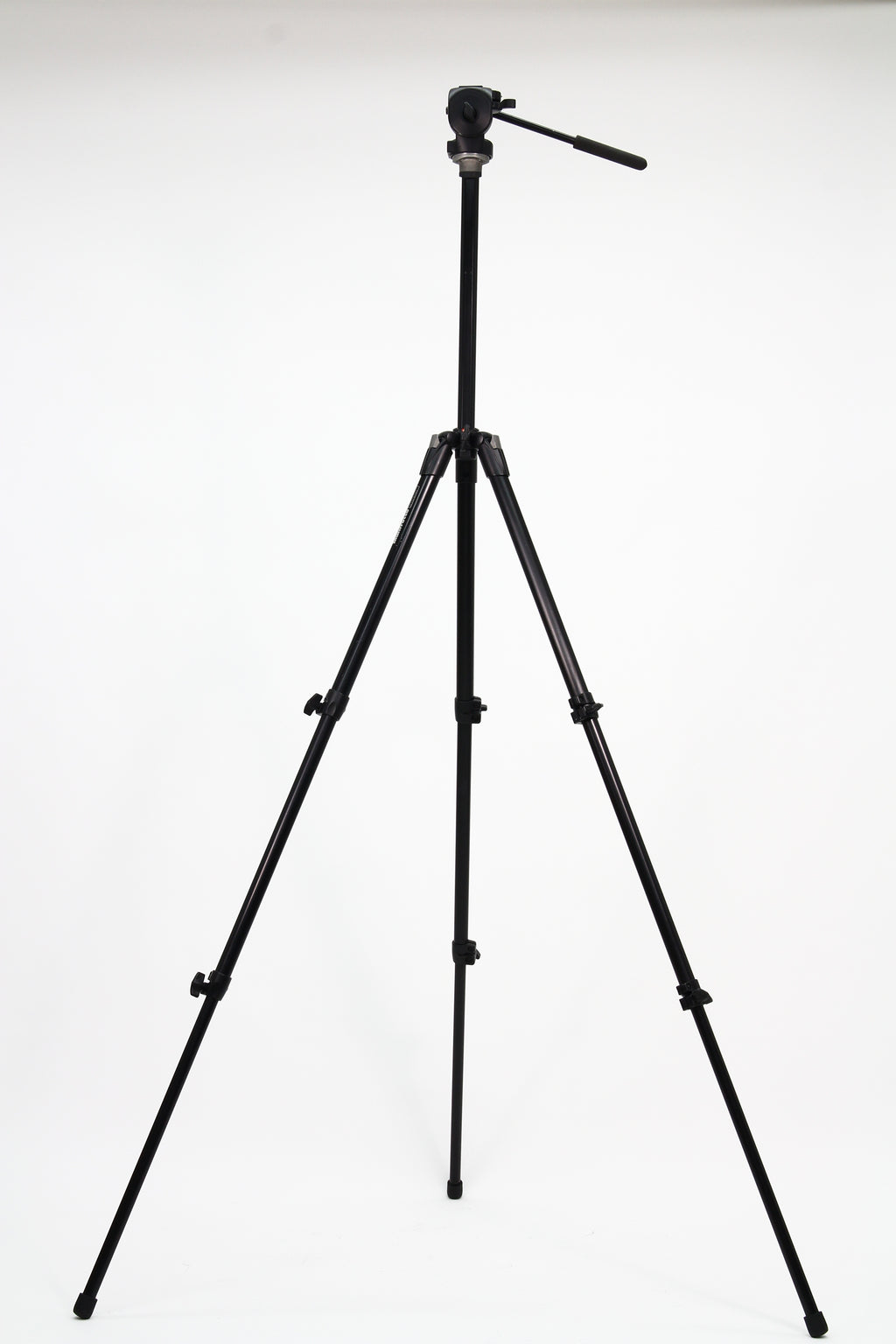 Trípode MANFROTTO 055XDB-128RC. Usado