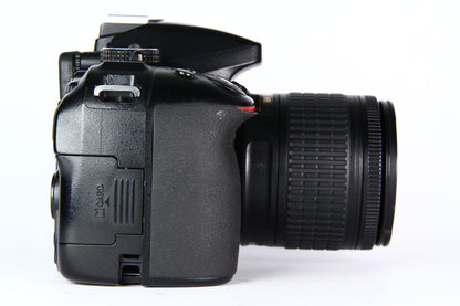 Cámara Digital NIKON D5300 Lente 18-55mm. Usada