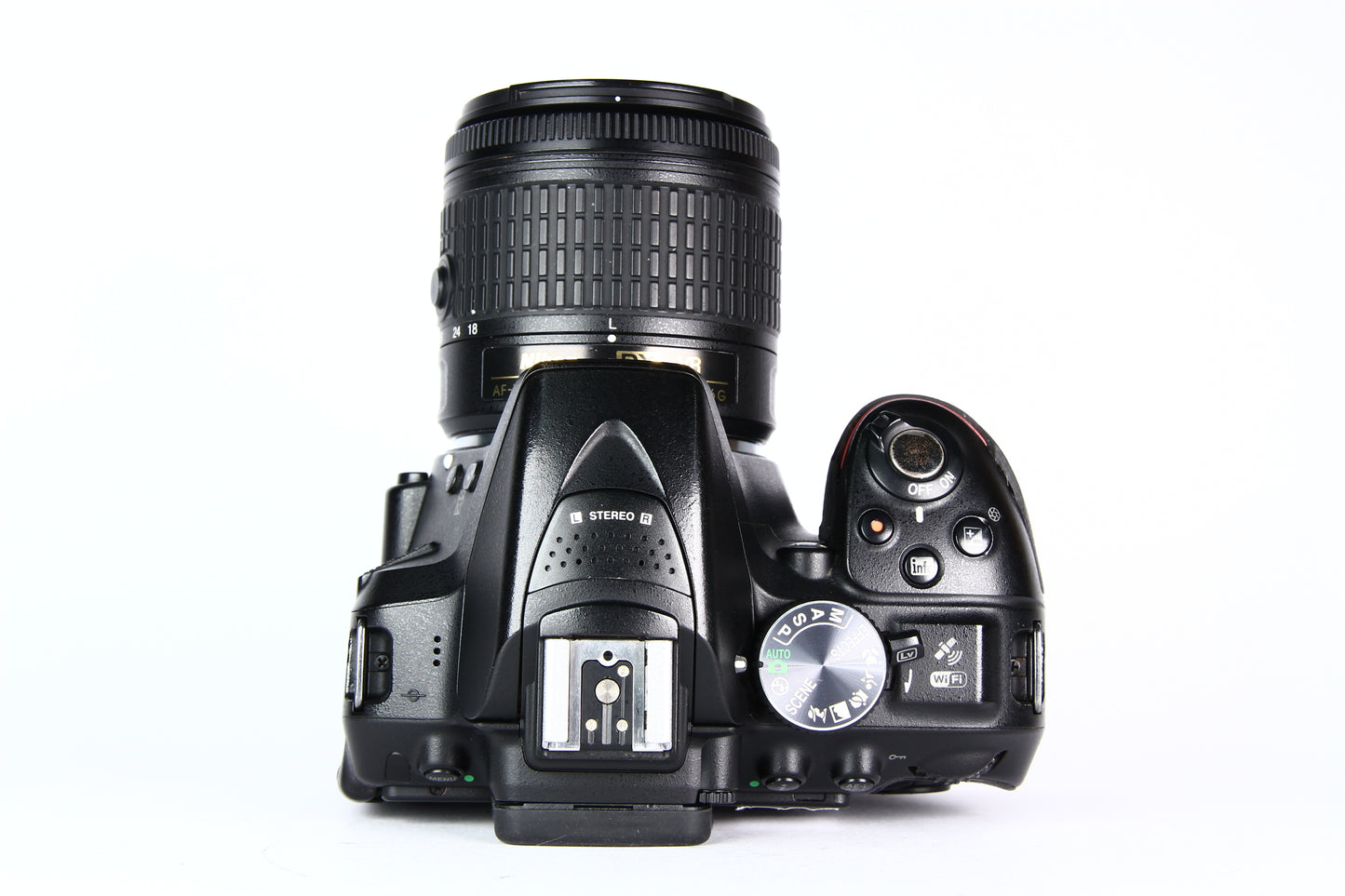 Cámara Digital NIKON D5300 Lente 18-55mm. Usada