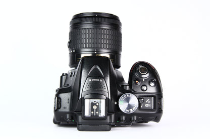 Cámara Digital NIKON D5300 Lente 18-55mm. Usada