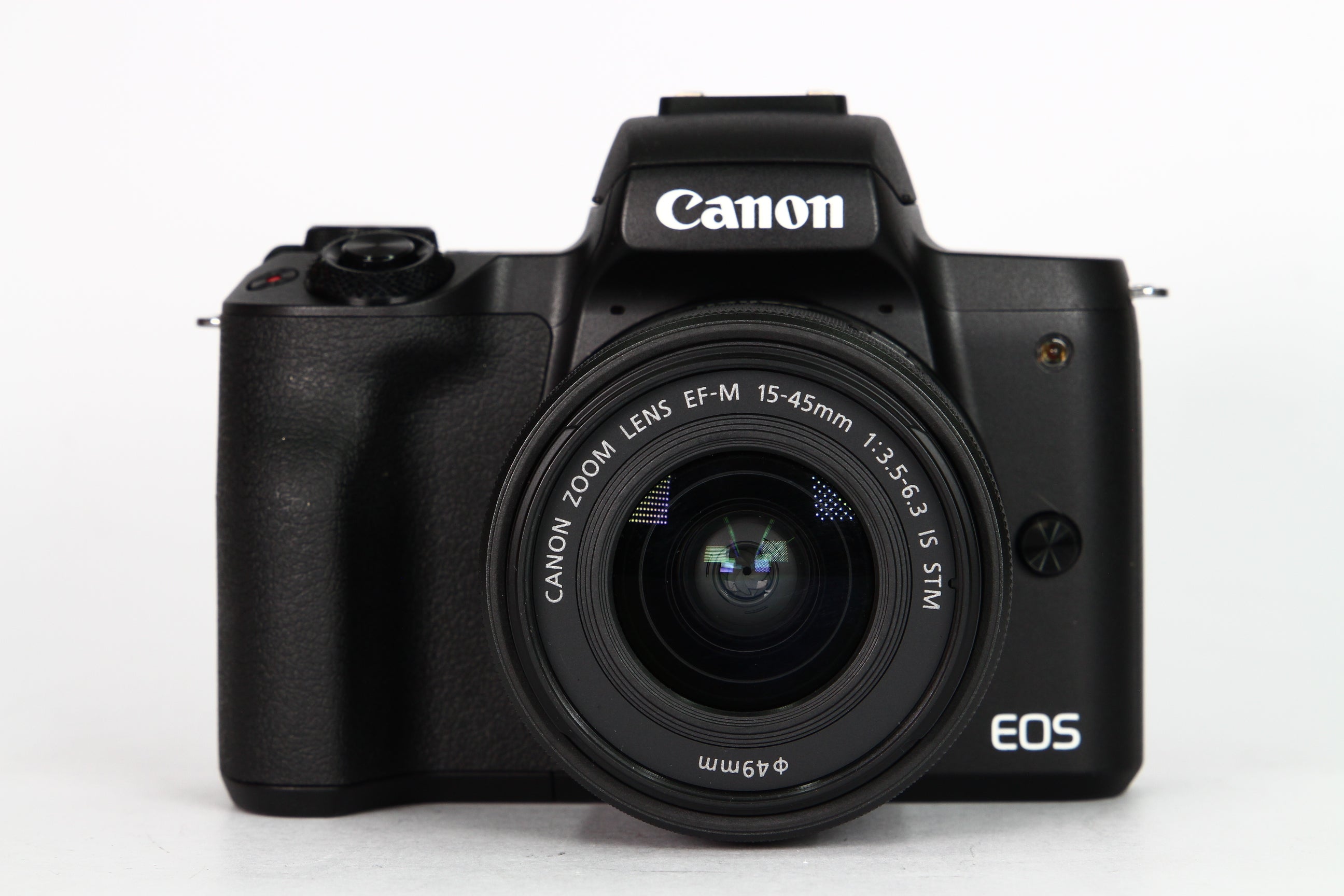 Cámara Digital CANON EOS M50 con lente 15-45mm. Usada