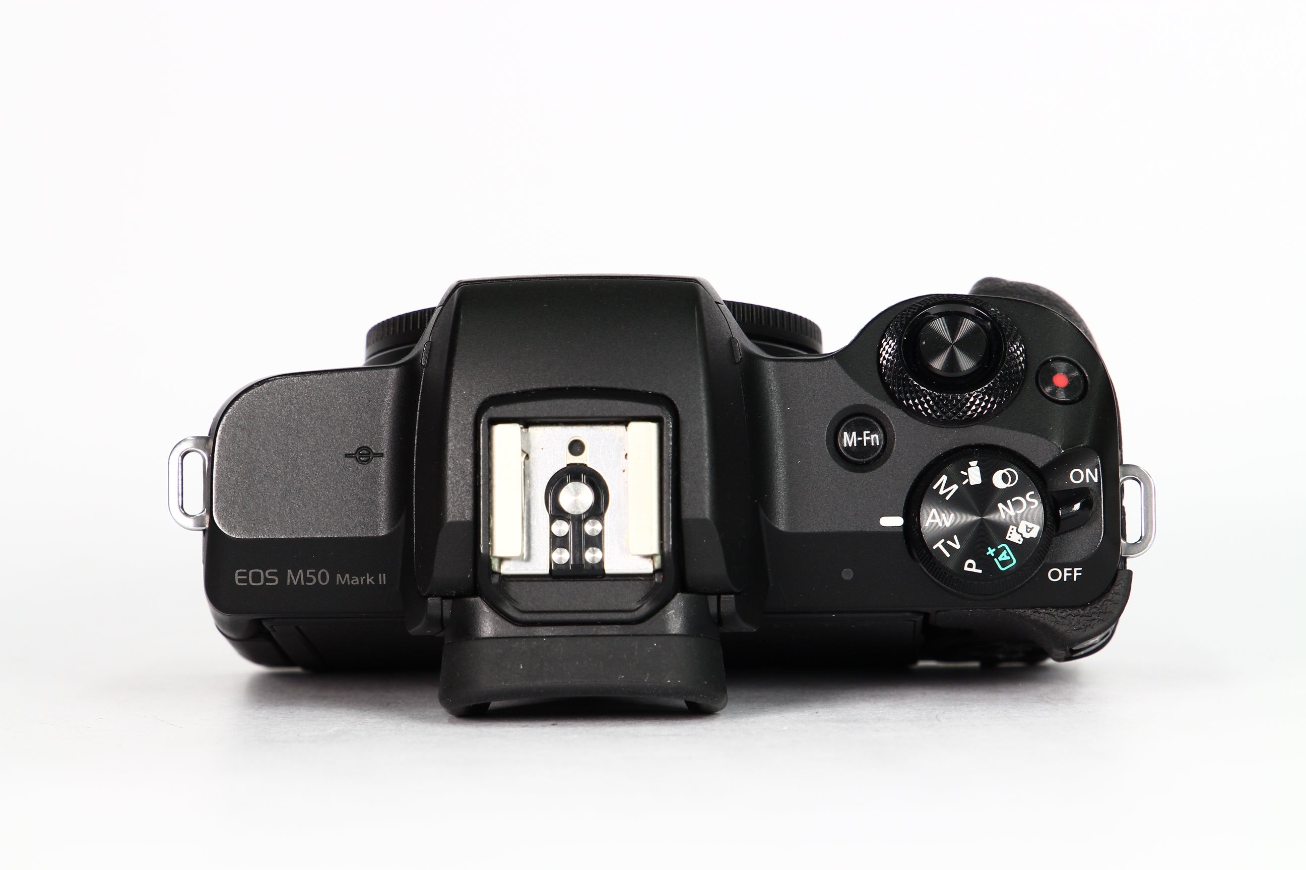 Cámara Digital CANON EOS M50 Mark II en kit con lentes 15-45mm y 55-200mm. Usada