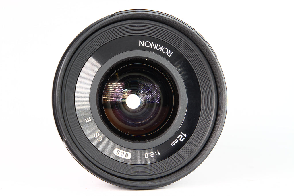 Lente ROKINON 12mm F1:2 NSC para SONY. Usado.