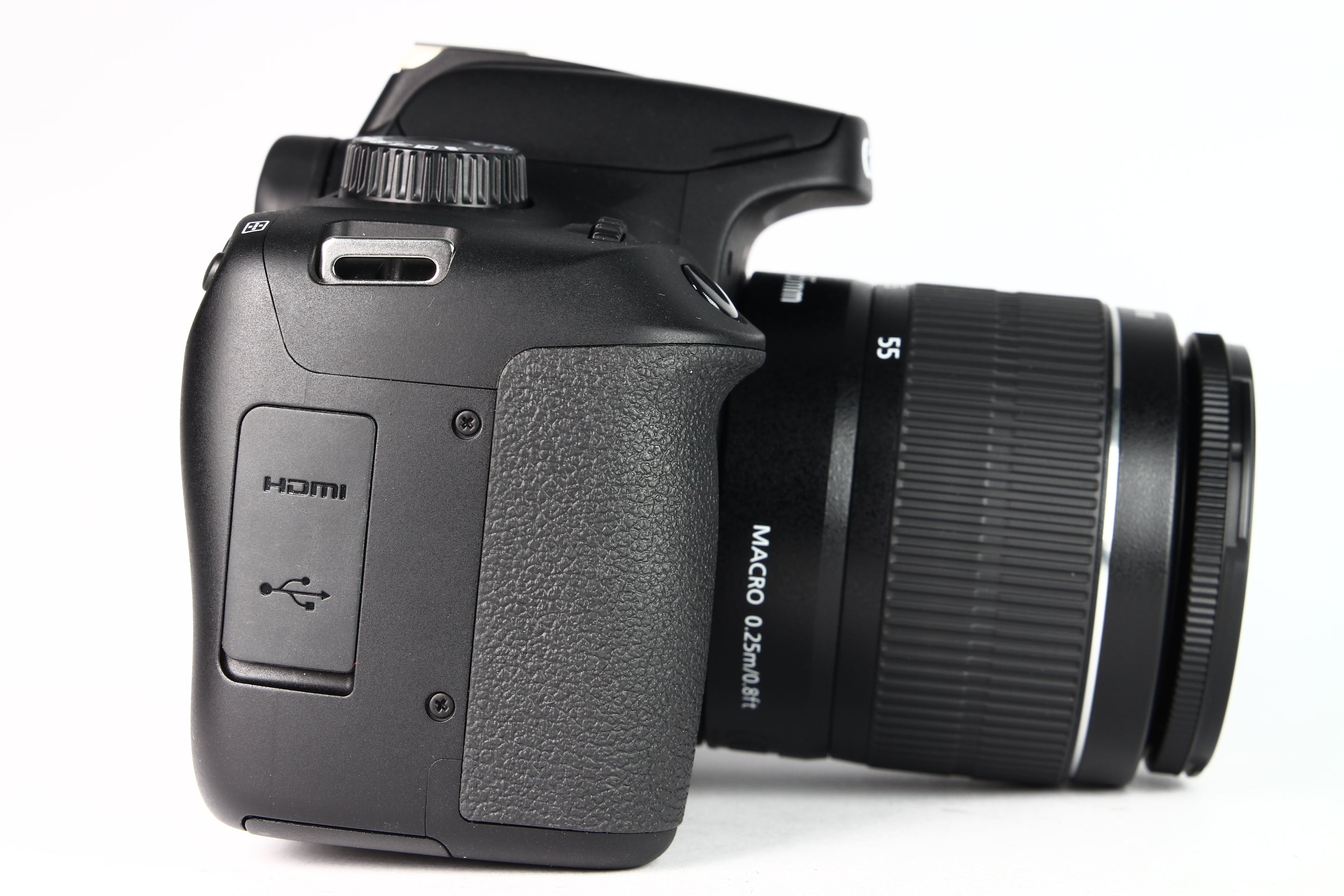 Cámara Digital CANON 4000D Lente 18-55mm III F:3.5.5.6. Usada