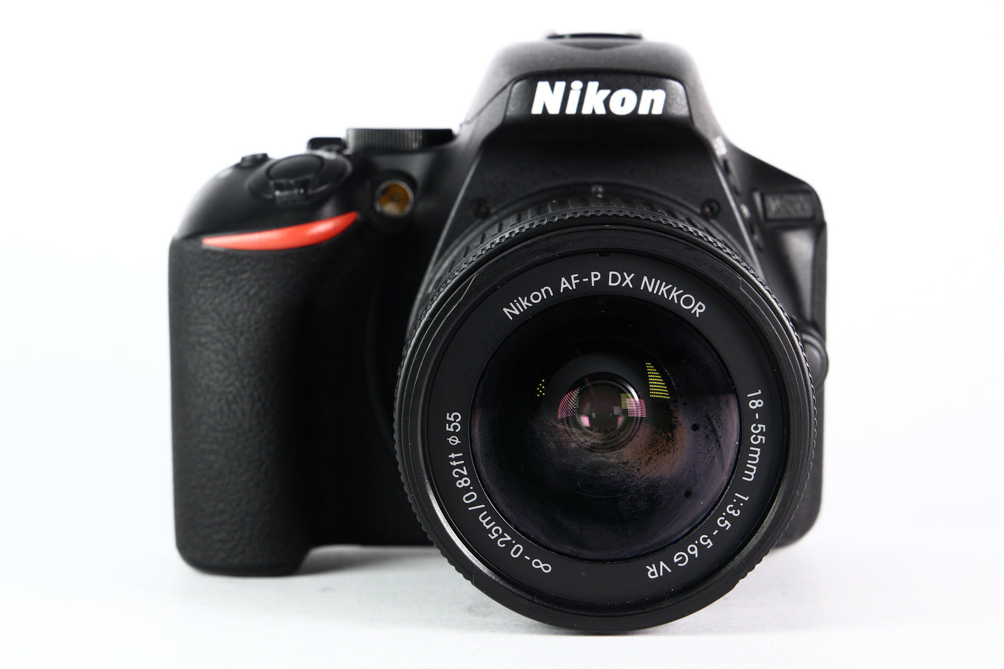 Cámara Digital Nikon D5600 Lente 18-55mm. Usada