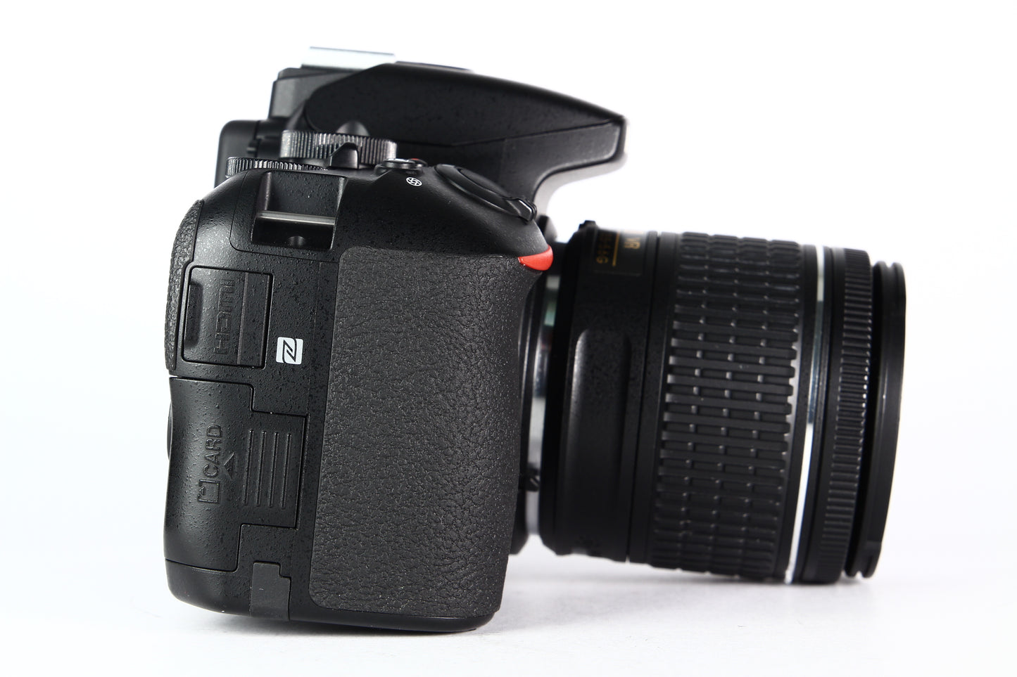 Cámara Digital Nikon D5600 Lente 18-55mm. Usada