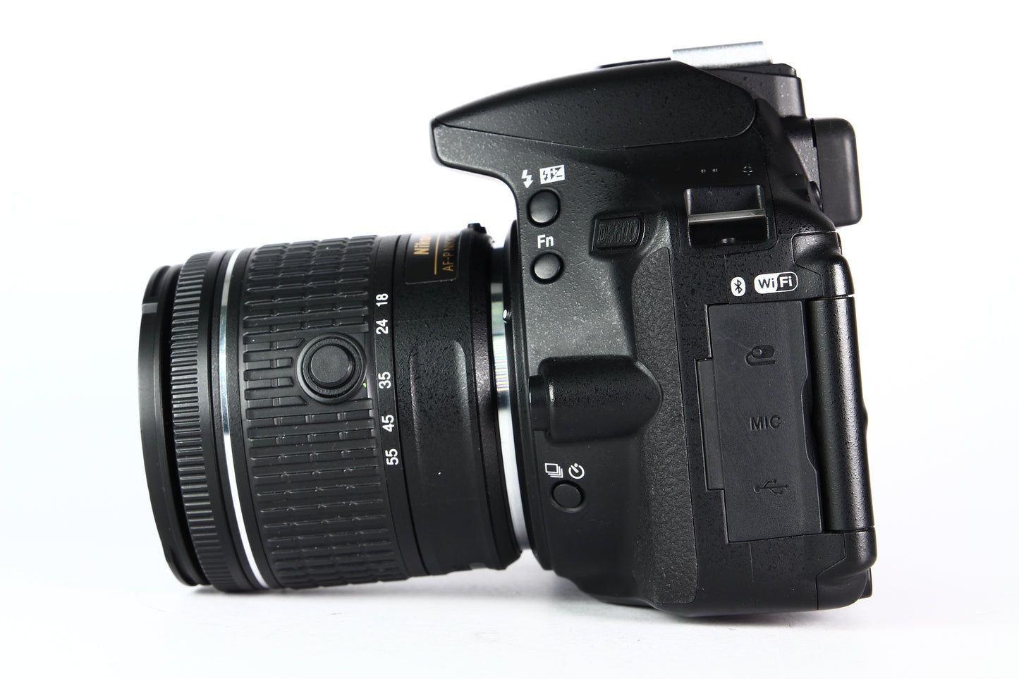 Cámara Digital Nikon D5600 Lente 18-55mm. Usada