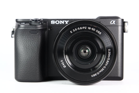 Cámara Digital SONY A6400 con lente 16-50mm. Usada