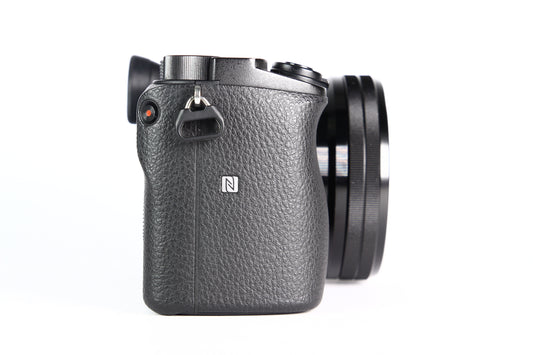 Cámara Digital SONY A6400 con lente 16-50mm. Usada