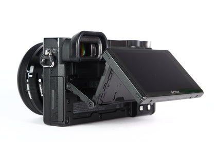 Cámara Digital SONY A6400 con lente 16-50mm. Usada