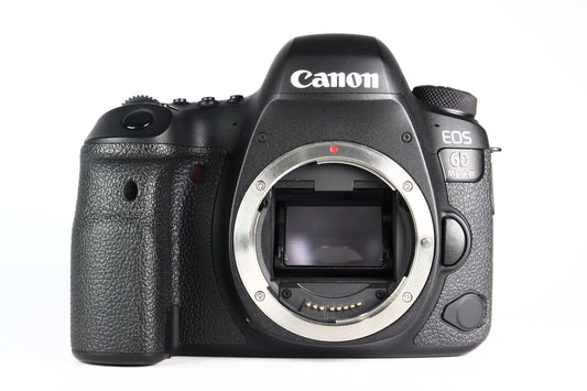 Cámara Digital CANON 6D Mark II. USADA. Solo Cuerpo