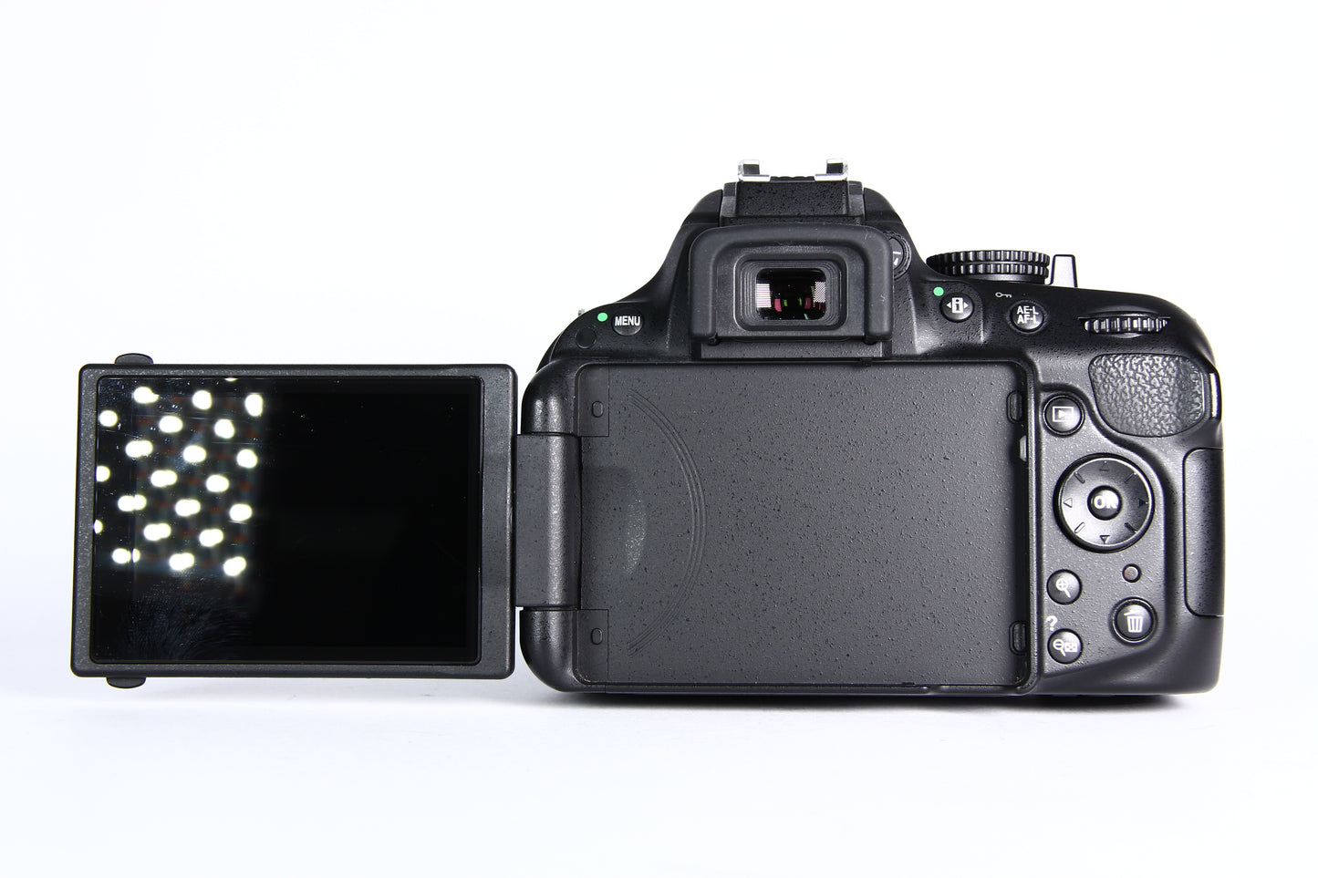 Cámara Digital Nikon D5200 Lente 18-55mm. Usada