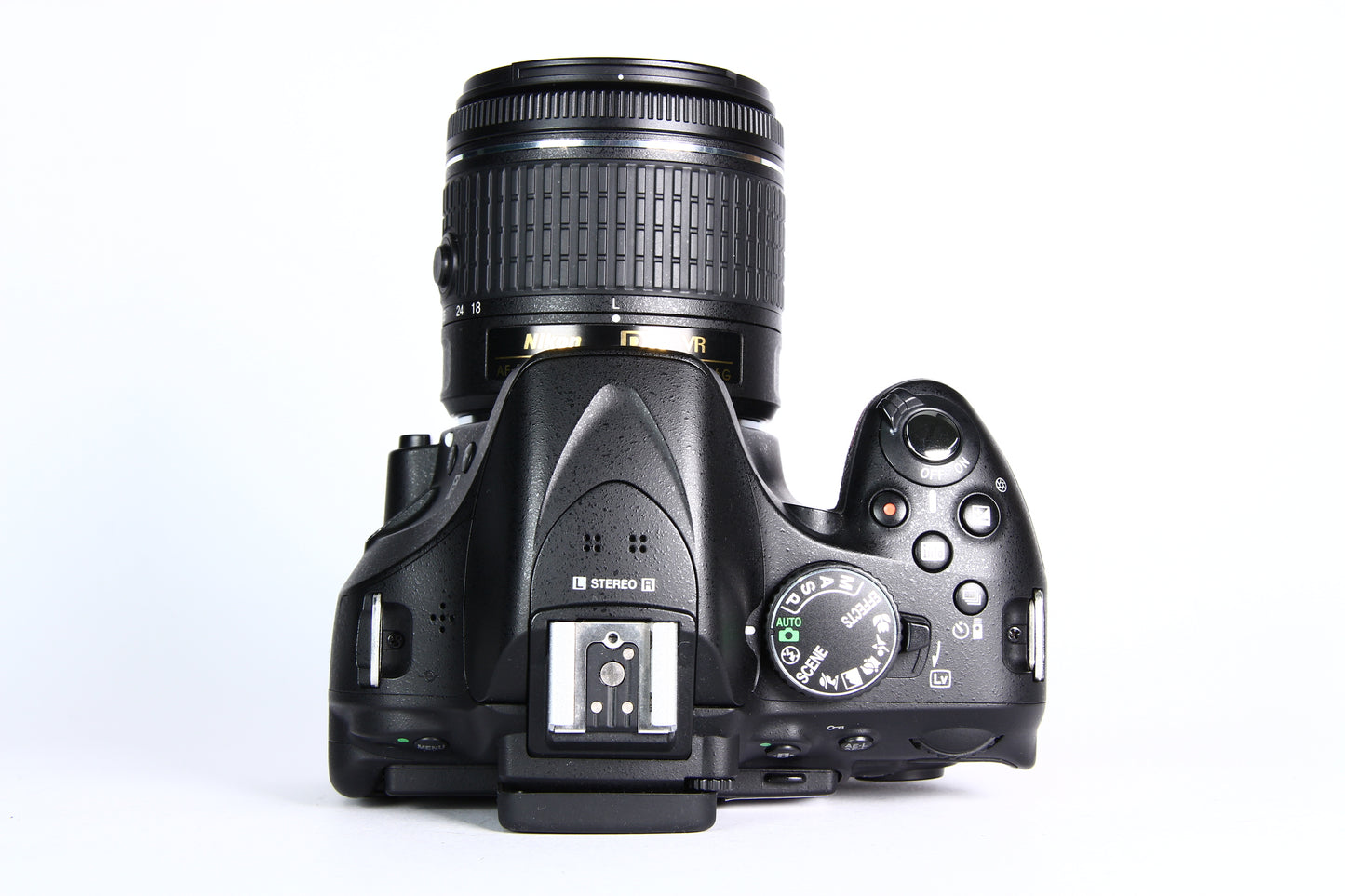 Cámara Digital Nikon D5200 Lente 18-55mm. Usada