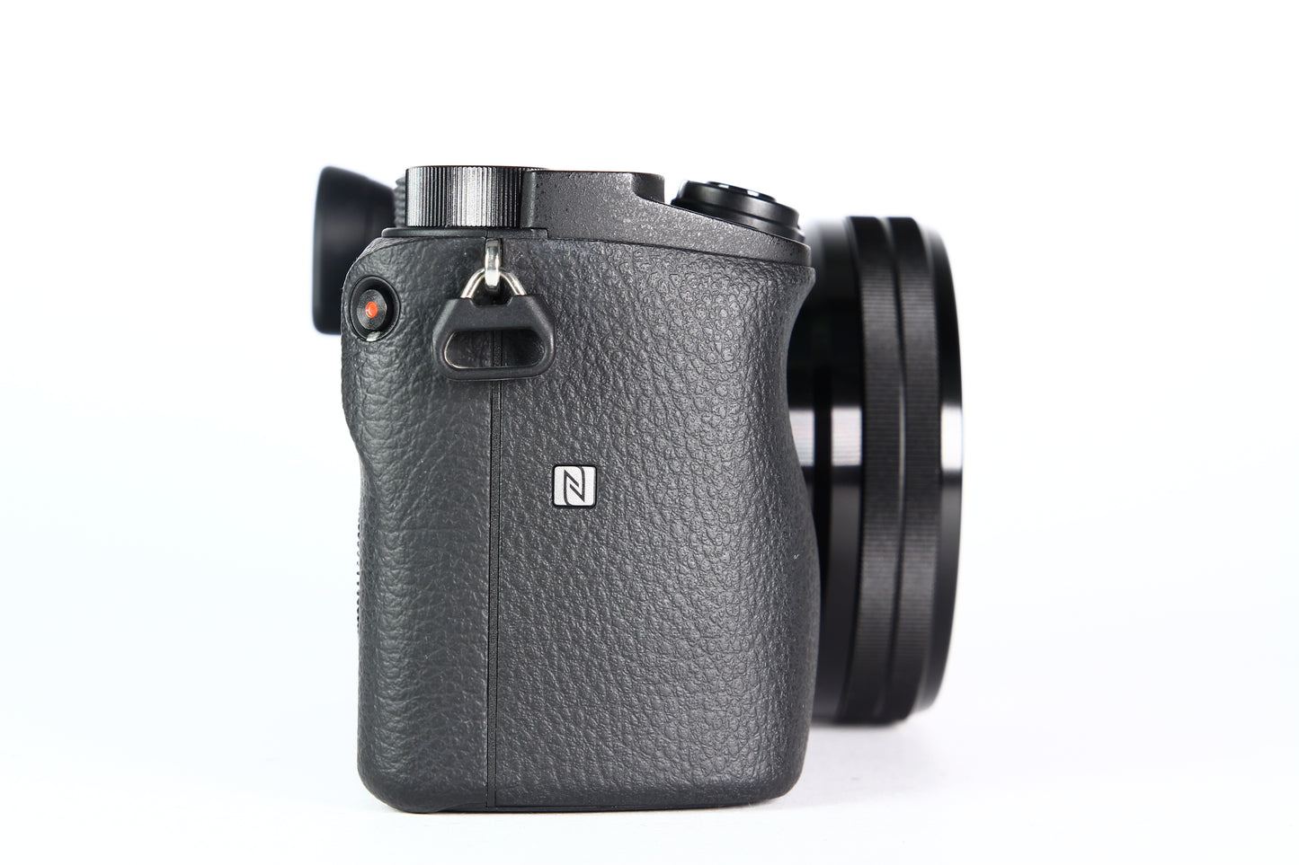 Cámara Digital SONY A6400 con lente 16-50mm. Usada