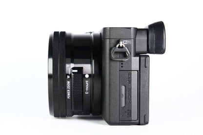 Cámara Digital SONY A6400 con lente 16-50mm. Usada