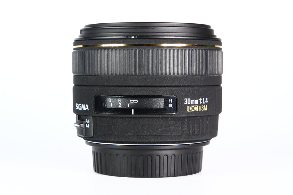 Lente SIGMA para CANON EF-S 30mm F1.4. Usado