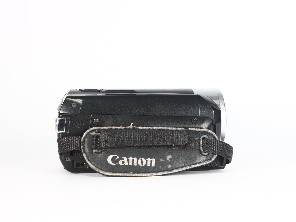 Cámara de vídeo digital CANON VIXIA HF R300. Usada.