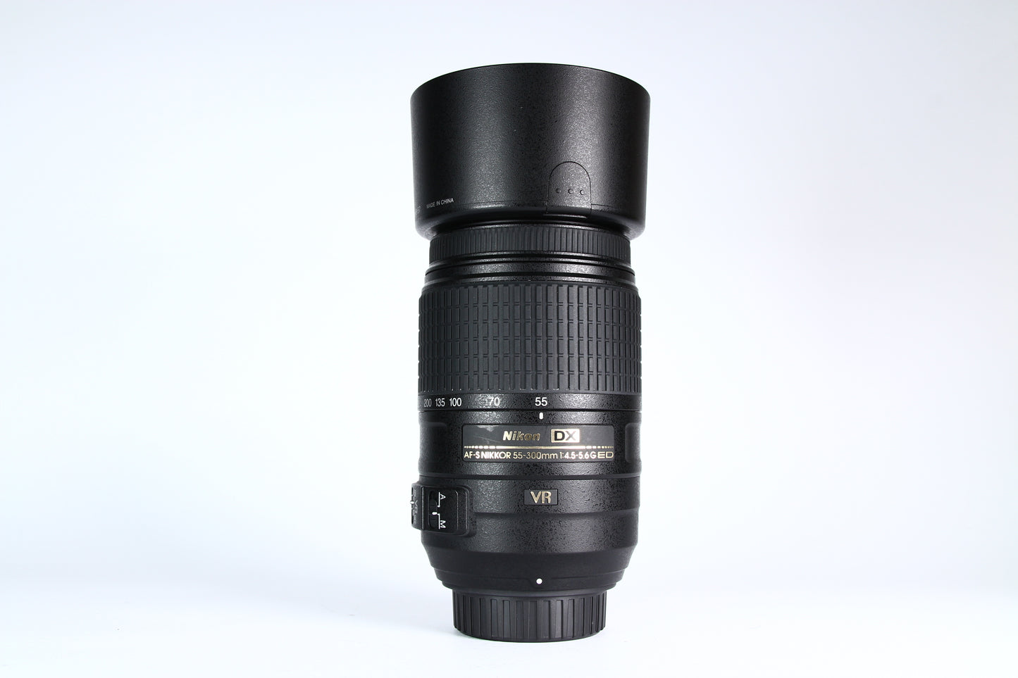 Lente NIKON 55-300mm F4-5.6 DX VR. Usado