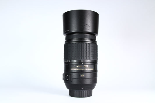 Lente NIKON 55-300mm F4-5.6 DX VR. Usado