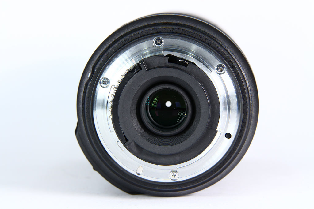 Lente NIKON 55-300mm F4-5.6 DX VR. Usado