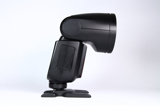 Speedlight Godox V1 S. Usado