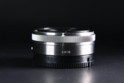 Lente SONY Montura E 16mm F:2.8. Usado