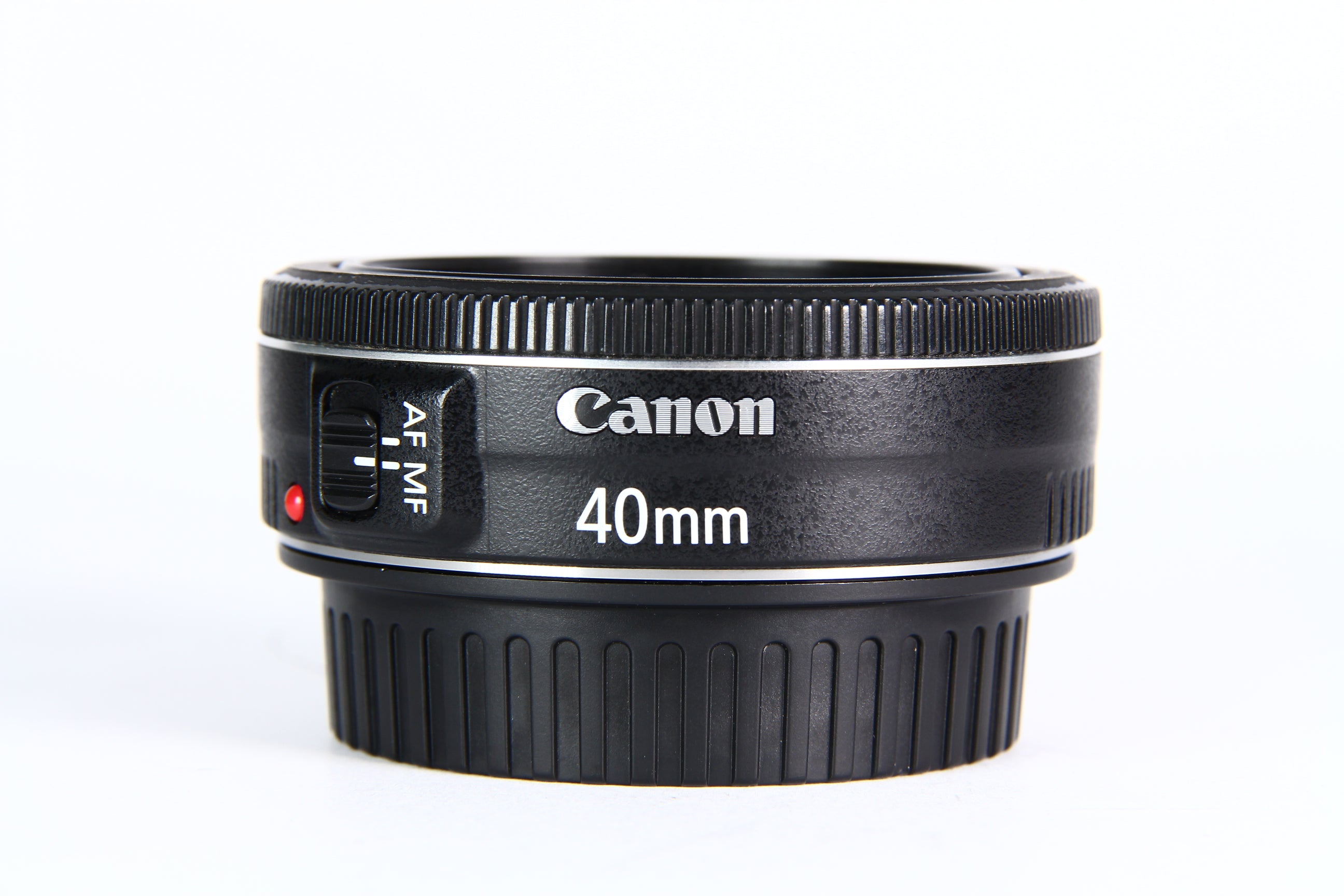 Lente CANON EF 40mm F2.8. Usado