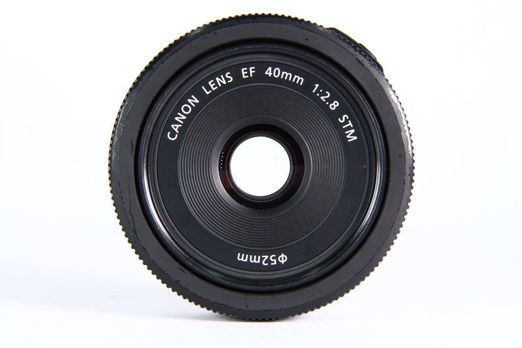 Lente CANON EF 40mm F2.8. Usado