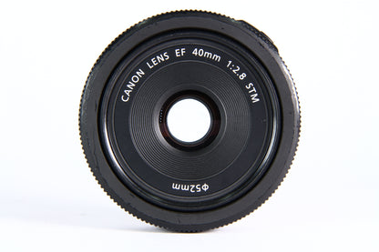 Lente CANON EF 40mm F2.8. Usado