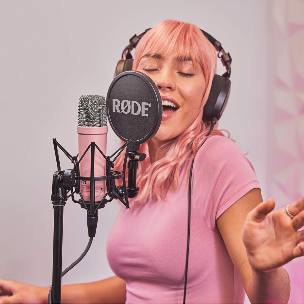 Micrófono de Condensador de Estudio Rode NT1 Signature "Pink"