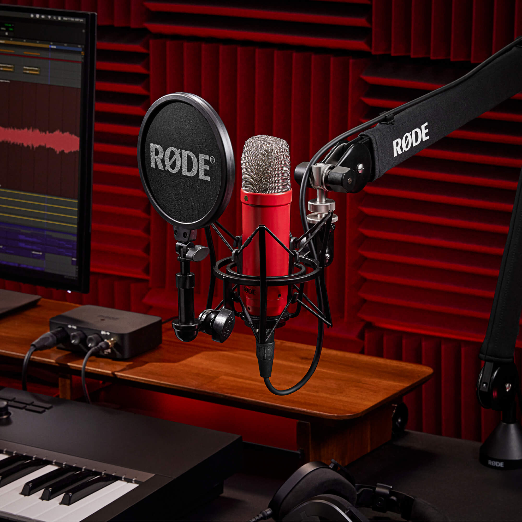 Micrófono de Condensador de Estudio Rode NT1 Signature "Red"